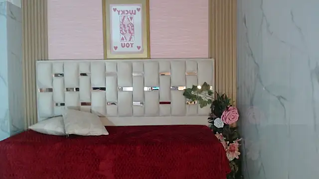 catalina5 s online show from March 12, 2026, 3:12 am