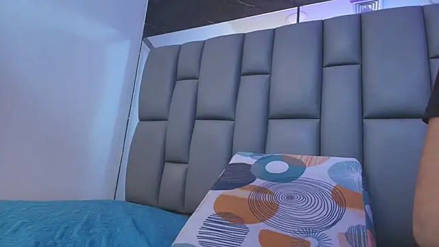 kissme luna online show from October 7, 2025, 7:00 pm