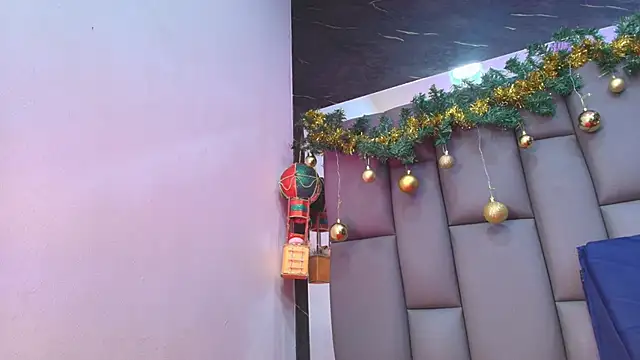 kissme luna online show from December 15, 2025, 7:07 pm