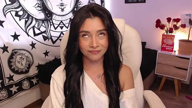 MarilynWhite  online show from November 5, 2025, 10:10 pm