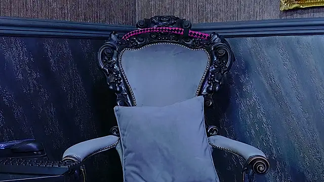 TiffanySia online show from October 30, 2025, 5:20 am