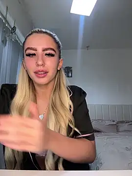 Snapshot of BlondeBetty chatting on March 9, 2026, 12:20 pm BlondeBetty online show from March 9, 2026, 12:20 pm