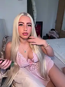 Snapshot of BlondeBetty chatting on March 17, 2026, 3:26 pm BlondeBetty online show from March 17, 2026, 3:26 pm