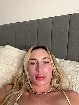 Snapshot of SexySaraxxoo chatting on March 11, 2026, 10:38 pm SexySaraxxoo online show from March 11, 2026, 10:38 pm