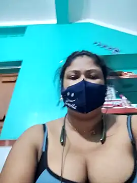 cuteeepriya online show from October 19, 2025, 8:42 pm