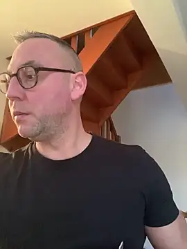 Marronglace1 online show from December 2, 2025, 3:40 pm