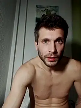 Snapshot of Malcom2f chatting on January 7, 2026, 3:09 am Malcom2f online show from January 7, 2026, 3:09 am