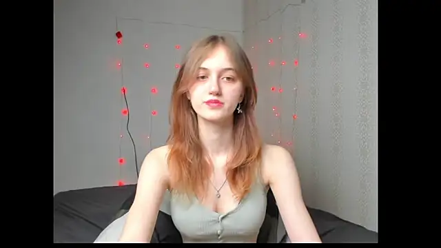 Snapshot of dreamy_pollyyy chatting on March 11, 2026, 12:44 pm dreamy pollyyy online show from March 11, 2026, 12:44 pm