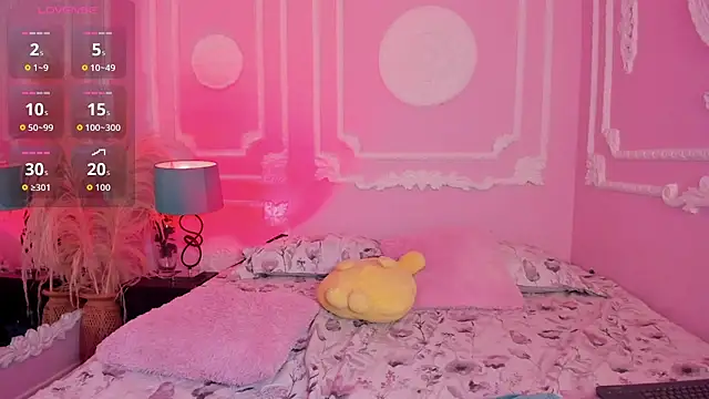 EmilyBorch online show from November 7, 2025, 12:38 pm