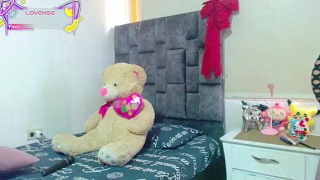 Charlotte Landry   online show from December 21, 2025, 3:30 pm