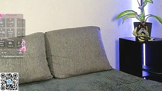 Snapshot of sunsh11ne chatting on October 16, 2025, 8:10 pm sunsh11ne online show from October 16, 2025, 8:10 pm