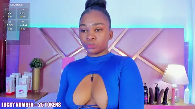 Snapshot of SophieSinclair chatting on February 4, 2026, 12:44 pm SophieSinclair online show from February 4, 2026, 12:44 pm