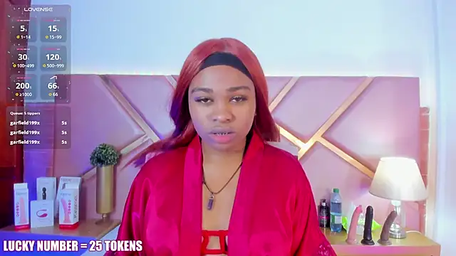 Snapshot of SophieSinclair chatting on February 14, 2026, 12:46 pm SophieSinclair online show from February 14, 2026, 12:46 pm