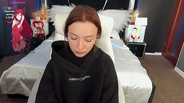 FoxyMayy online show from March 4, 2026, 2:01 pm