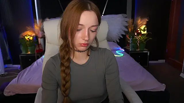 FoxyMayy online show from May 10, 2026, 2:22 pm