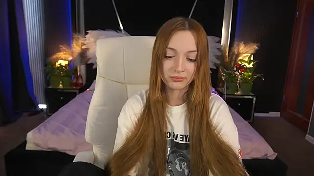 FoxyMayy online show from May 24, 2026, 1:27 pm