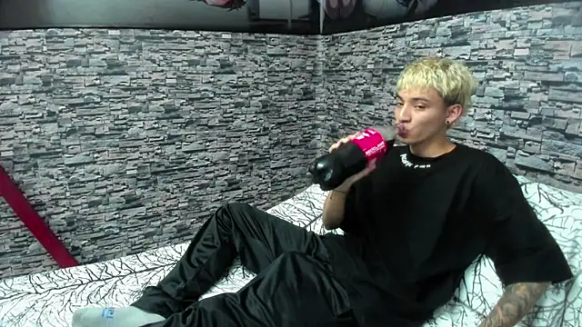 weesley boy online show from September 13, 2025, 9:47 pm