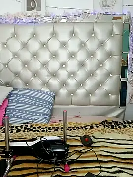 ZARAY 1118 online show from February 14, 2026, 1:24 am