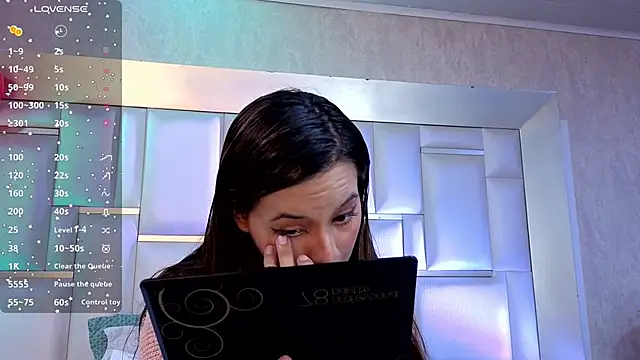 Lunabellee  online show from February 16, 2026, 8:05 pm