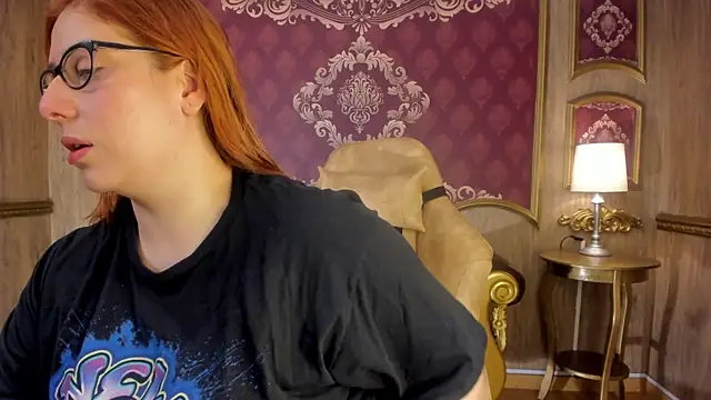 Snapshot of Helenstanford chatting on September 19, 2025, 1:01 pm Helenstanford online show from September 19, 2025, 1:01 pm