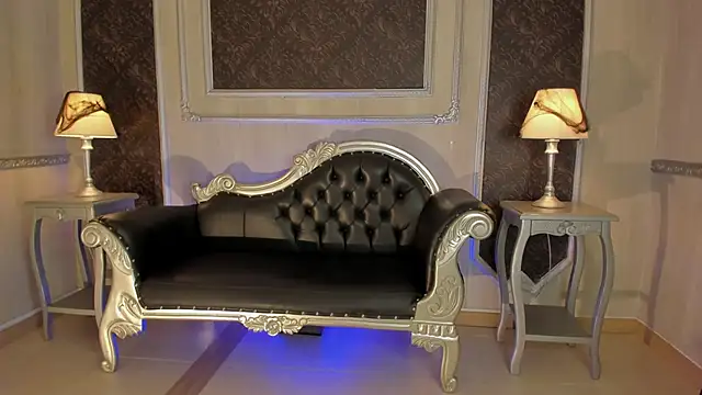 Snapshot of Helenstanford chatting on October 15, 2025, 1:44 pm Helenstanford online show from October 15, 2025, 1:44 pm