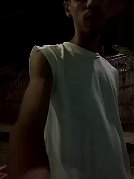 Snapshot of Alexx_1214 chatting on September 18, 2025, 1:18 am Alexx 1214 online show from September 18, 2025, 1:18 am