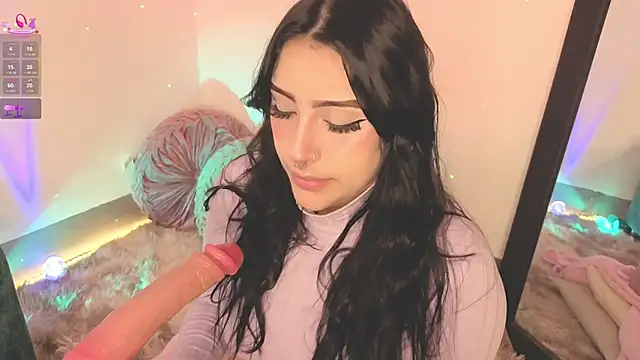 ashlynnlowe  online show from November 2, 2025, 8:22 pm