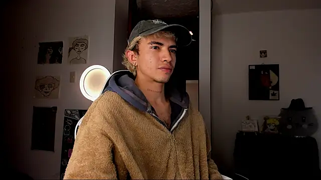 guynextdo0r online show from October 7, 2025, 9:17 am