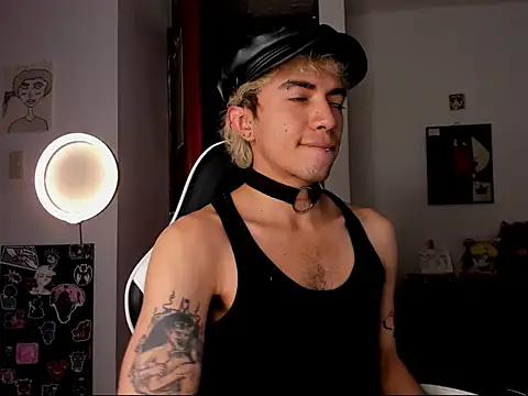 guynextdo0r online show from October 10, 2025, 6:29 pm