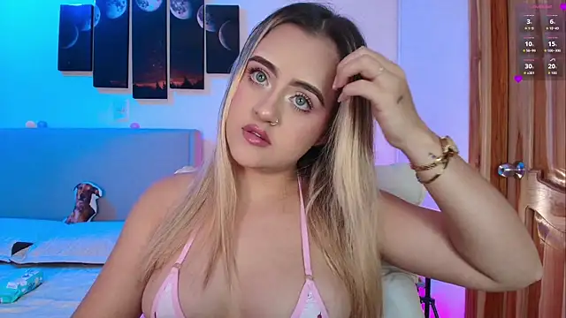 MaryMoon  online show from April 17, 2026, 11:52 pm