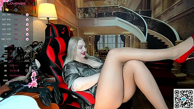 Nina Devillle online show from March 27, 2026, 11:21 am