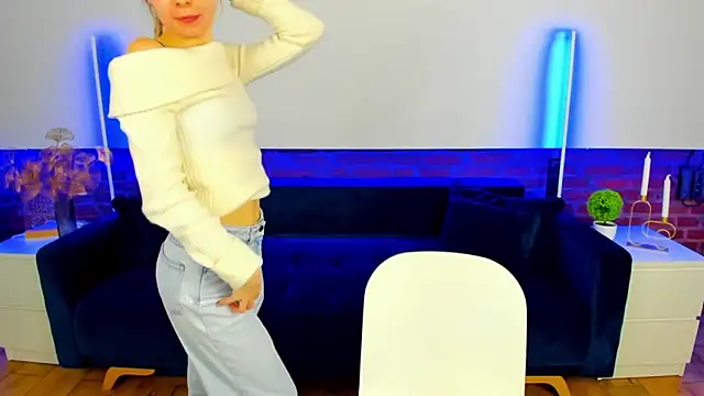 Alina Blonde online show from October 27, 2025, 6:39 am