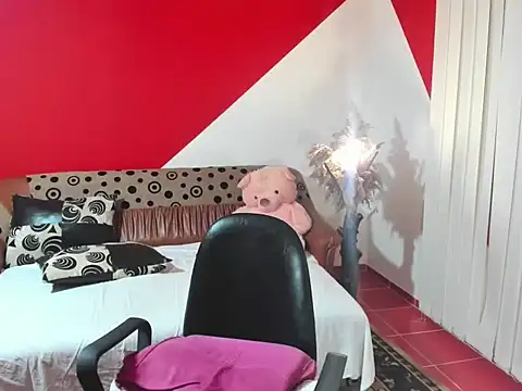 Soffy Skye online show from November 28, 2025, 4:15 am