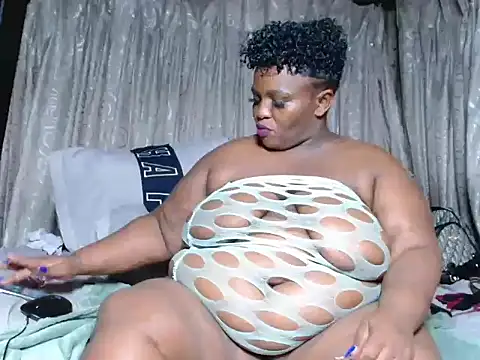 Snapshot of Bustyboobs02xx chatting on November 4, 2025, 6:40 pm Bustyboobs02xx online show from November 4, 2025, 6:40 pm