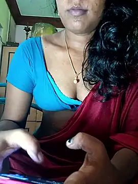 Snapshot of Tamil_Kavitha chatting on April 18, 2026, 6:28 am Tamil Kavitha online show from April 18, 2026, 6:28 am