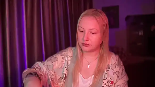 BikiHellena online show from December 21, 2025, 9:49 am