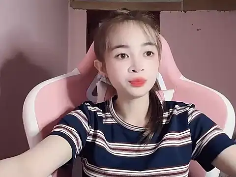 Suna7383 online show from November 14, 2025, 4:28 pm