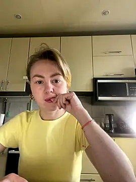 MartaLuna  online show from December 15, 2025, 9:35 am