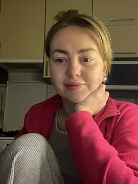 MartaLuna  online show from February 26, 2026, 8:08 pm