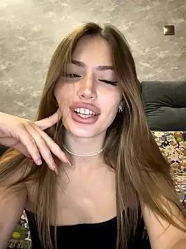 Elizabeth Tay online show from September 23, 2025, 5:27 pm