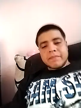 reycam97 online show from April 4, 2026, 11:24 pm