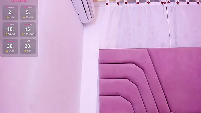 miajhonsonx online show from May 30, 2026, 8:17 pm