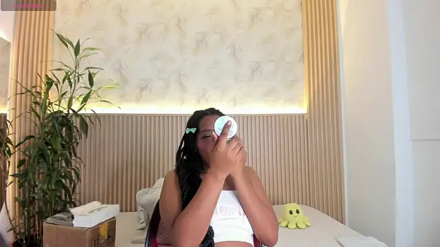 ValeryCortezm online show from November 4, 2025, 12:26 pm