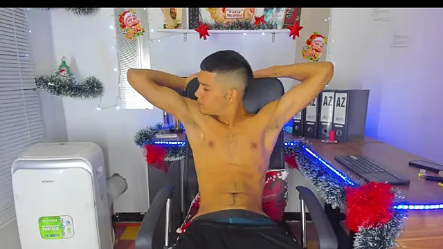 xxKamadevaxx online show from December 17, 2025, 1:50 pm