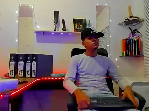 xxKamadevaxx online show from March 12, 2026, 12:33 pm