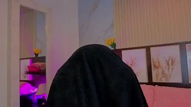 Snapshot of tokyoluu chatting on September 19, 2025, 12:56 am tokyoluu online show from September 19, 2025, 12:56 am