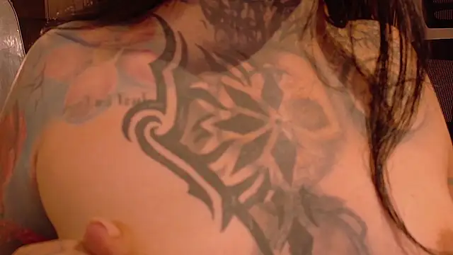 Unatatuada online show from November 6, 2025, 11:26 pm