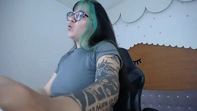 Snapshot of nicte_t_ chatting on October 1, 2025, 7:53 pm nicte t online show from October 1, 2025, 7:53 pm