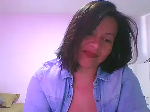 adri89-g online show from October 26, 2025, 3:18 pm