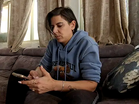 Alexis21821 online show from February 15, 2026, 10:14 am